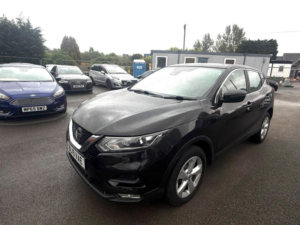 2019 Nissan Qashqai 1.3 Dig-T Acenta Premium Euro 6 (s/s) 5dr in Black — image 3