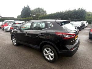 2019 Nissan Qashqai 1.3 Dig-T Acenta Premium Euro 6 (s/s) 5dr in Black — image 4