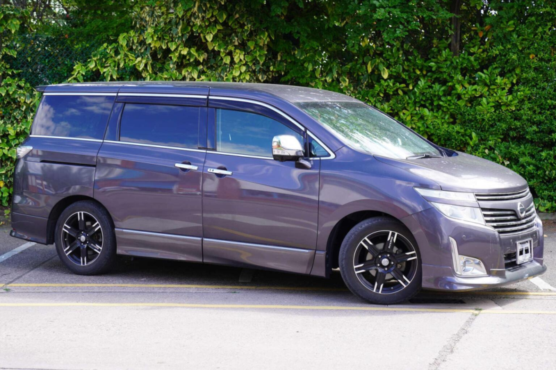 2013 Nissan Elgrand 3.5 V6 Highway Star Premium 4WD 5dr 7 Seats in Grey — image 1