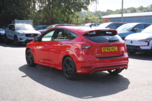 2016 Ford Focus 1.5t Ecoboost Zetec S Red Edition Euro 6 (s/s) 5dr in Red — image 6