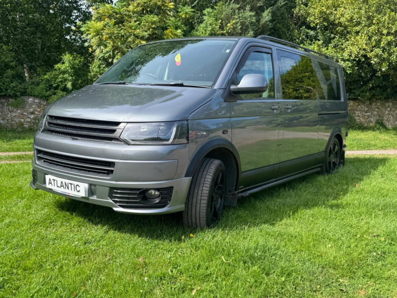 2014 Volkswagen Transporter in Grey — image 1