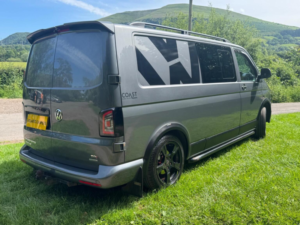2014 Volkswagen Transporter in Grey — image 6