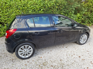 2014 Vauxhall Corsa 1.2 16v Se in Black — image 4