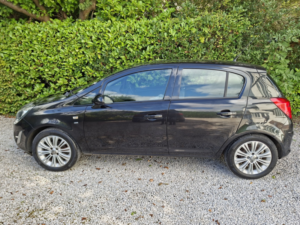 2014 Vauxhall Corsa 1.2 16v Se in Black — image 6
