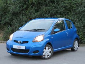 2010 Toyota Aygo 1.0 Vvt-I Blue Edition Automatic 3dr in Blue — image 3