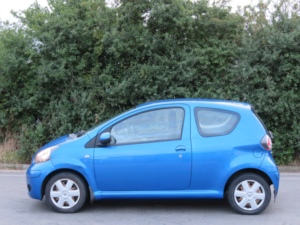 2010 Toyota Aygo 1.0 Vvt-I Blue Edition Automatic 3dr in Blue — image 4