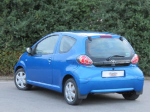 2010 Toyota Aygo 1.0 Vvt-I Blue Edition Automatic 3dr in Blue — image 5