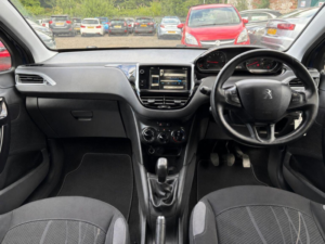 2013 Peugeot 208 1.4 Hdi Active Euro 5 5dr in Blue — image 3