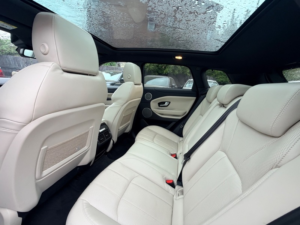 2019 Land Rover Range Rover Evoque Td4 Hse Dynamic in Blue — image 2