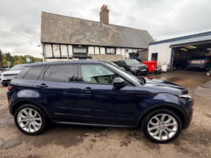 2019 Land Rover Range Rover Evoque Td4 Hse Dynamic in Blue — image 5