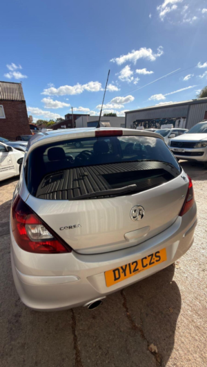 2012 Vauxhall Corsa 1.2 16v Sxi Euro 5 5dr (a/c) in Silver — image 3