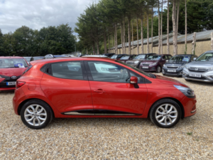 2017 Renault Clio 0.9 Dynamique Nav Tce 90 in Red — image 2