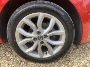 2017 Renault Clio 0.9 Dynamique Nav Tce 90 in Red — image 4