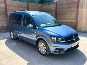 2017 Volkswagen Caddy Maxi Life 4 SEAT Auto Wheelchair Accessible Disabled Access Vehicle Wav in Blue — image 3