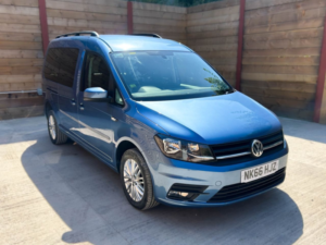 2017 Volkswagen Caddy Maxi Life 4 SEAT Auto Wheelchair Accessible Disabled Access Vehicle Wav in Blue — image 4