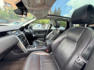 2019 Land Rover Discovery Sport Td4 Hse in Blue — image 2