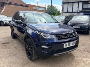 2019 Land Rover Discovery Sport Td4 Hse in Blue — image 3