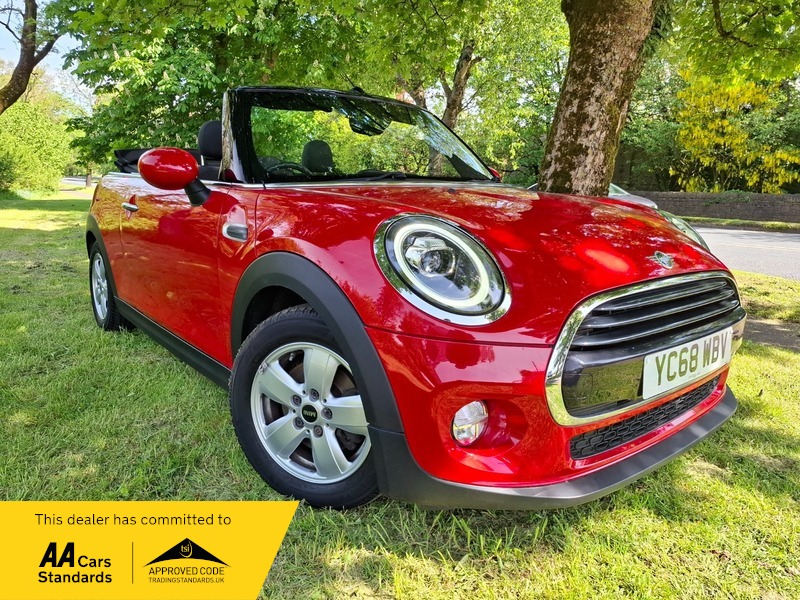 2018 MINI MINI Cooper in Red — image 1