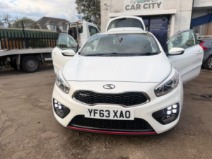 2013 Kia Proceed 1.6 T-Gdi Gt Euro 5 3dr in White — image 2