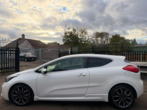 2013 Kia Proceed 1.6 T-Gdi Gt Euro 5 3dr in White — image 4