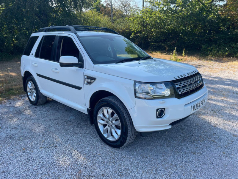 2014 Land Rover Freelander 2 2.2 Sd4 Xs Commandshift 4WD Euro 5 5dr in White — image 1
