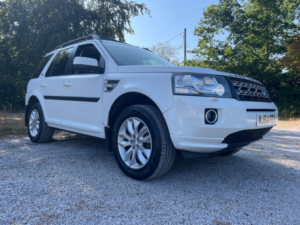 2014 Land Rover Freelander 2 2.2 Sd4 Xs Commandshift 4WD Euro 5 5dr in White — image 2