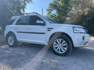 2014 Land Rover Freelander 2 2.2 Sd4 Xs Commandshift 4WD Euro 5 5dr in White — image 3