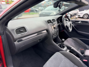 2012 Volkswagen Golf 2.0 Tdi Bluemotion Tech Gt Cabriolet Euro 5 (s/s) 2dr in Red — image 3