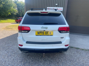 2015 Jeep Grand Cherokee 3.0 V6 Crd Summit Auto 4WD Euro 5 5dr in White — image 5