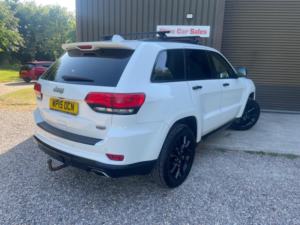 2015 Jeep Grand Cherokee 3.0 V6 Crd Summit Auto 4WD Euro 5 5dr in White — image 6