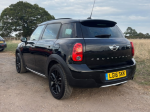 2016 MINI Countryman 1.6 Cooper Countryman in Black — image 3