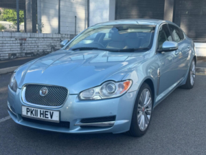 2011 Jaguar Xf 3.0d V6 Premium Luxury Auto Euro 5 4dr in Blue — image 4