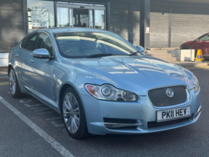 2011 Jaguar Xf 3.0d V6 Premium Luxury Auto Euro 5 4dr in Blue — image 6