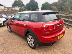 2017 MINI Clubman 1.5 Cooper Auto Euro 6 (s/s) 6dr in Red — image 6