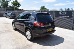 2010 Volkswagen Tiguan 2.0 Tdi Bluemotion Tech Match 2WD Euro 5 (s/s) 5dr in Black — image 5