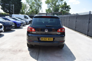 2010 Volkswagen Tiguan 2.0 Tdi Bluemotion Tech Match 2WD Euro 5 (s/s) 5dr in Black — image 6