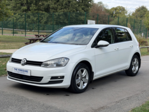 2014 Volkswagen Golf 1.6 Tdi Bluemotion Tech Match in White — image 3