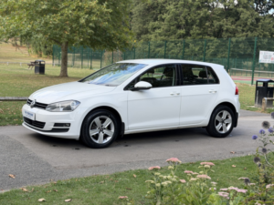 2014 Volkswagen Golf 1.6 Tdi Bluemotion Tech Match in White — image 5