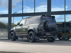 2026 Land Rover Defender 110 3.0 D350 Mhev X-Dynamic Hse in Green — image 2