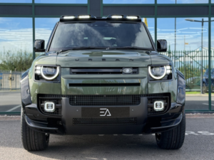 2026 Land Rover Defender 110 3.0 D350 Mhev X-Dynamic Hse in Green — image 4