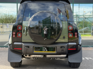 2026 Land Rover Defender 110 3.0 D350 Mhev X-Dynamic Hse in Green — image 5