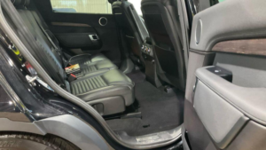 2019 Land Rover Discovery 2.0 Sd4 Hse Auto 4WD Euro 6 (s/s) 5dr in Black — image 3