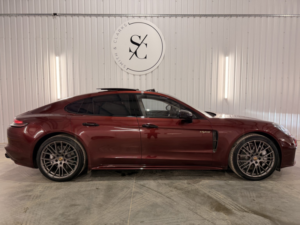 2023 Porsche Panamera 2.9 V6 E-Hybrid 17.9kwh 4 Platinum Edition in Red — image 2