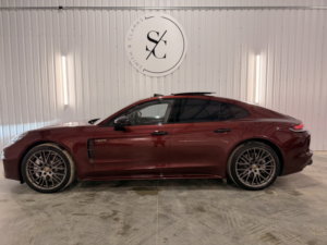 2023 Porsche Panamera 2.9 V6 E-Hybrid 17.9kwh 4 Platinum Edition in Red — image 5