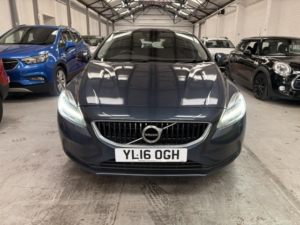 2016 Volvo V40 2.0 Momentum T2 in Blue — image 6