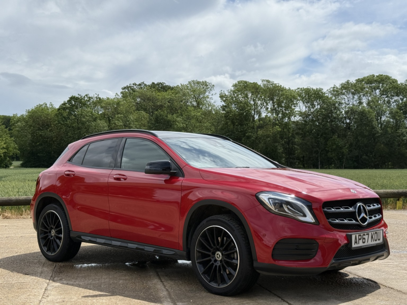 2018 Mercedes-Benz Gla 2.1 Gla220d Amg Line in Red — image 1