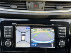 2016 Nissan Qashqai 1.5 Dci Tekna 2WD Euro 6 (s/s) 5dr in Grey — image 4