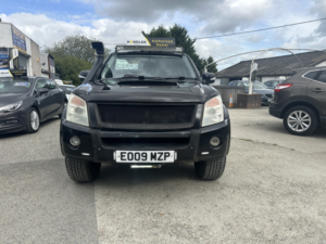 2009 Isuzu Rodeo 2.5 Td Denver Max Le in Black — image 4