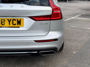 2018 Volvo V60 2.0 D4 Inscription Auto Euro 6 (s/s) 5dr in Silver — image 3