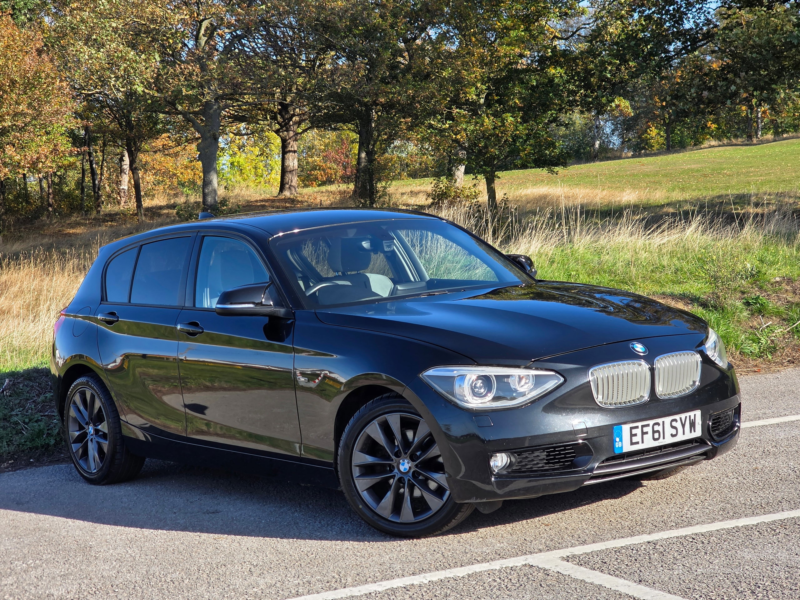 2011 BMW 1 Series 1.6 118i Urban Hatchback 5dr Petrol Auto Euro 5 (s/s) (170 Ps) in Black — image 1